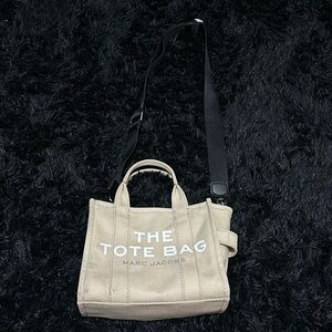 marc jacob’s tote bag beige